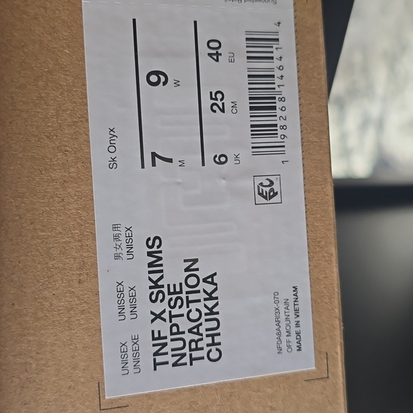 THE NORTH FACE X SKIMS NUPTSE BOOTS TRACTION CHUKKA  Onyx Size 8.5/9 Women - Picture 2 of 4